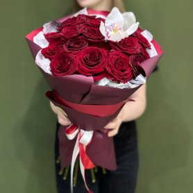 Букет «Розы с акцентом» от интернет-магазина «Мелисса» в Нижнем Тагиле