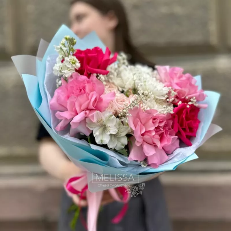 Букет &laquo;Розы и не только&raquo;
