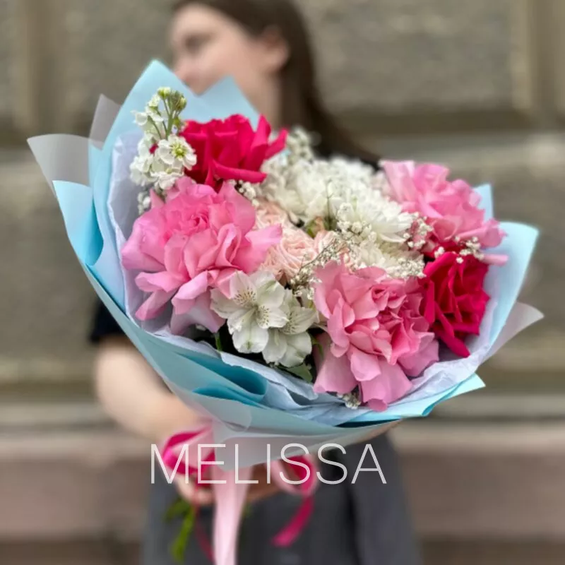 Букет &laquo;Розы и не только&raquo;